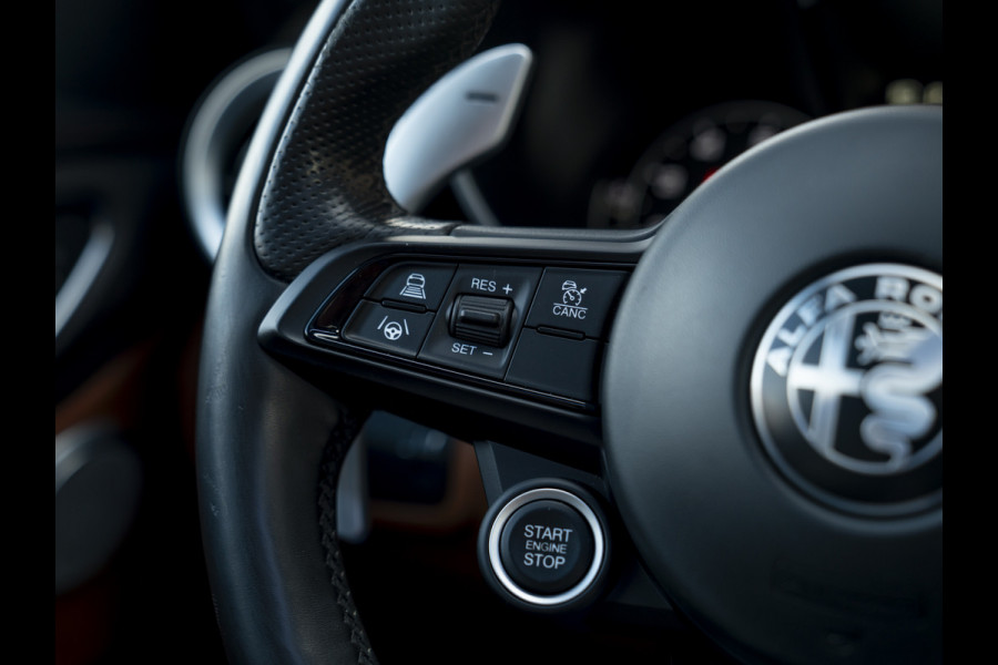 Alfa Romeo Giulia 2.0T Veloce AWD 280pk | Pano-dak | Harman/Kardon | Verde Visconti