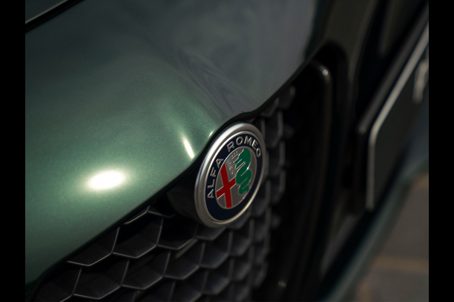 Alfa Romeo Giulia 2.0T Veloce AWD 280pk | Pano-dak | Harman/Kardon | Verde Visconti
