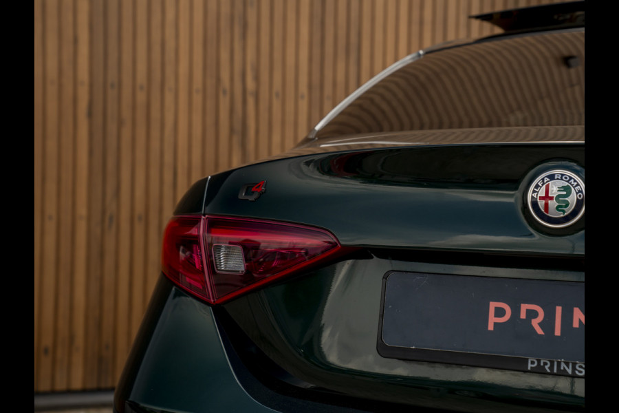 Alfa Romeo Giulia 2.0T Veloce AWD 280pk | Pano-dak | Harman/Kardon | Verde Visconti