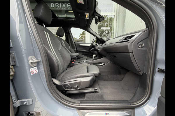 BMW X1 xDrive25e High Ex. M-Sport |Pano|ACC|HUD|Memory|Cam|Trekhaak|Sfeer|19"