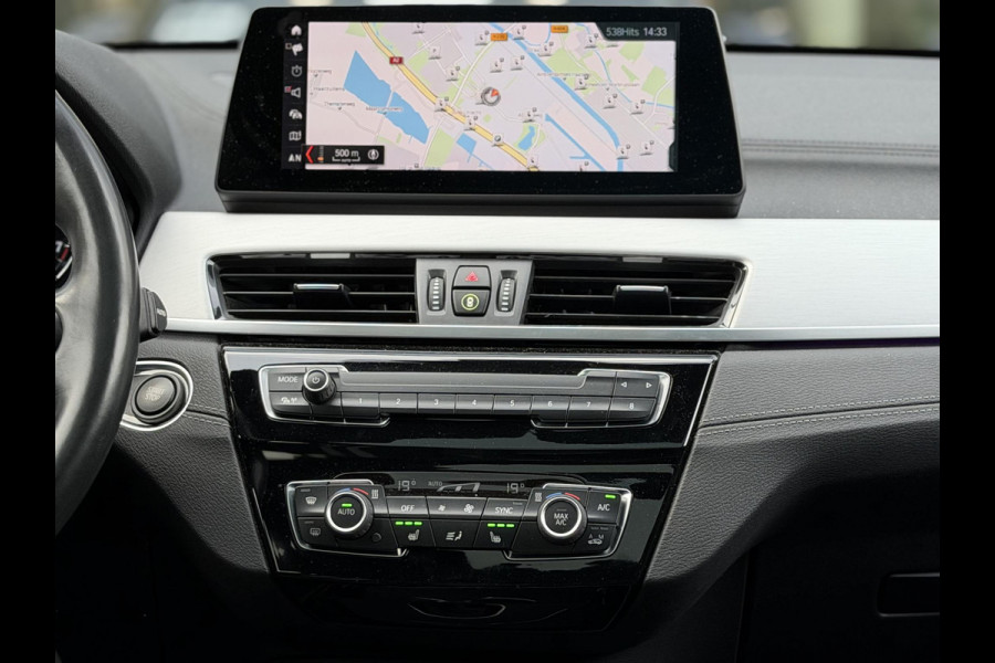 BMW X1 xDrive25e High Ex. M-Sport |Pano|ACC|HUD|Memory|Cam|Trekhaak|Sfeer|19"