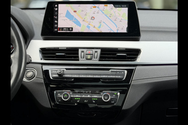 BMW X1 xDrive25e High Ex. M-Sport |Pano|ACC|HUD|Memory|Cam|Trekhaak|Sfeer|19"