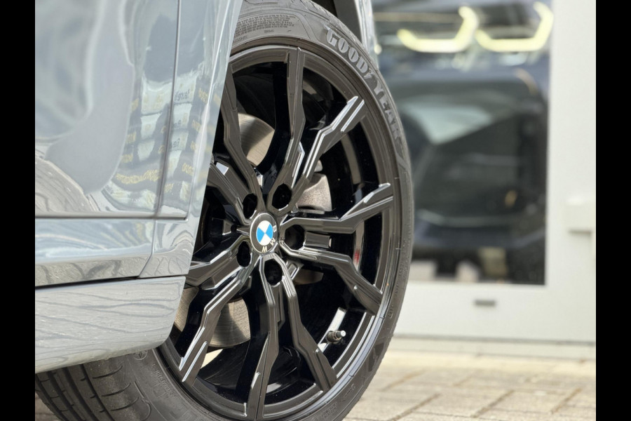 BMW X1 xDrive25e High Ex. M-Sport |Pano|ACC|HUD|Memory|Cam|Trekhaak|Sfeer|19"