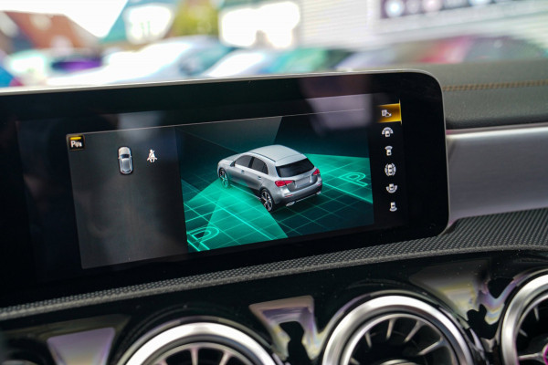 Mercedes-Benz A-Klasse 200 AMG / A35 Look | Panorama | Luxe Leder | Stoelverwarming | Sfeerverlichting | 360 cam | Cruise control