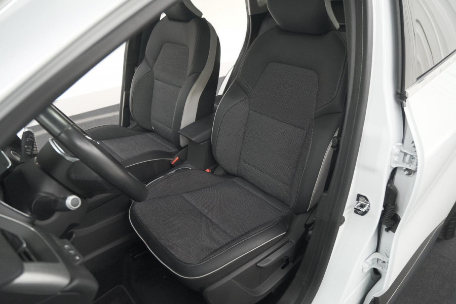 Renault Captur TCe 100 Intens | Trekhaak | Navigatie | Parkeersensoren | Apple Carplay