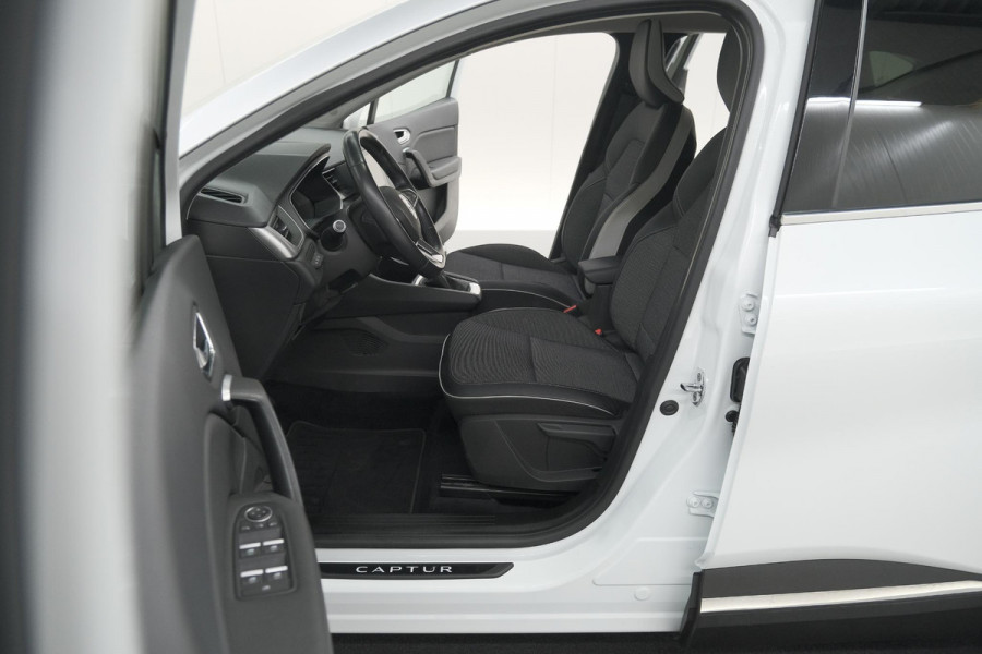 Renault Captur TCe 100 Intens | Trekhaak | Navigatie | Parkeersensoren | Apple Carplay