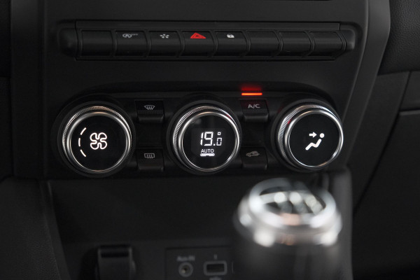Renault Captur TCe 100 Intens | Trekhaak | Navigatie | Parkeersensoren | Apple Carplay