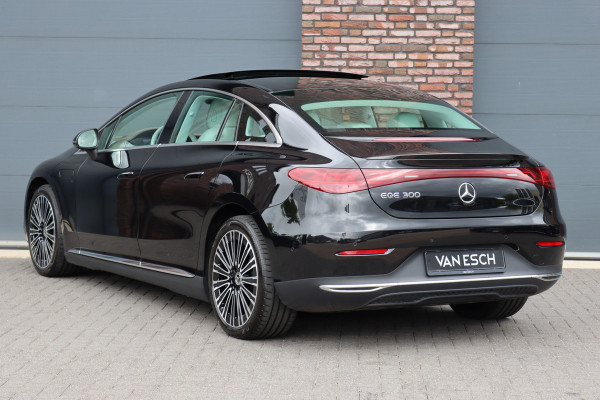 Mercedes-Benz EQE 300 Business Line 90 kWh | 49.000,- ex BTW | Hyperscreen | Luchtvering | Distronic | Panoramadak | Burmester | Camera | | Leder | Verwarmd Stuurwiel | Warmtepomp | Rijassistentiepakket |