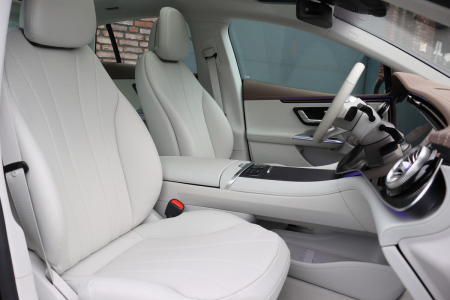 Mercedes-Benz EQE 300 Business Line 90 kWh | 49.000,- ex BTW | Hyperscreen | Luchtvering | Distronic | Panoramadak | Burmester | Camera | | Leder | Verwarmd Stuurwiel | Warmtepomp | Rijassistentiepakket |