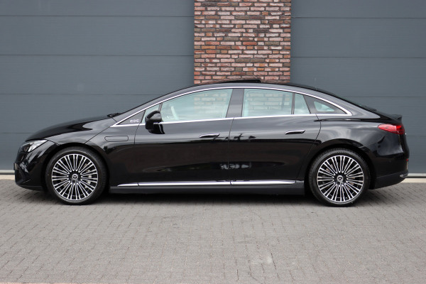 Mercedes-Benz EQE 300 Business Line 90 kWh | 49.000,- ex BTW | Hyperscreen | Luchtvering | Distronic | Panoramadak | Burmester | Camera | | Leder | Verwarmd Stuurwiel | Warmtepomp | Rijassistentiepakket |