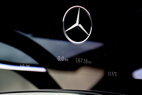 Mercedes-Benz EQE 300 Business Line 90 kWh | 49.000,- ex BTW | Hyperscreen | Luchtvering | Distronic | Panoramadak | Burmester | Camera | | Leder | Verwarmd Stuurwiel | Warmtepomp | Rijassistentiepakket |
