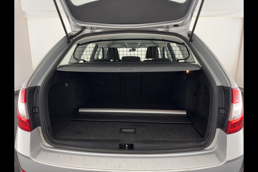 Škoda Octavia Combi 1.6 TDI Greentech Ambition Business (INCL-BTW) *NAVI-FULLMAP | COMFORT-SEATS | ECC | PDC | CRUISE | 16''ALU*