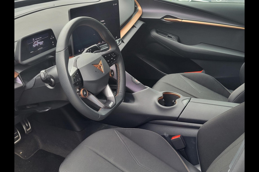 CUPRA Tavascan Business 82 kWh 286pk | Navigatie | Lichtmetalen velgen | Verwarmbare voorstoelen | Parkeercamera | Verwarmd stuurwiel