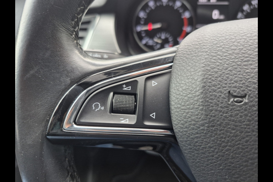 Škoda Fabia Combi BWJ 2018 | 1.0TSI 96PK Clever | TREKHAAK | CLIMA | NAVI | CARPLAY | PDC | CRUISE | LICHTMETAAL |