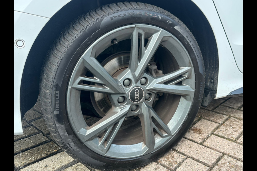 Audi A3 Limousine 35 TFSI S edition Pano | Stoelverw.| Navi