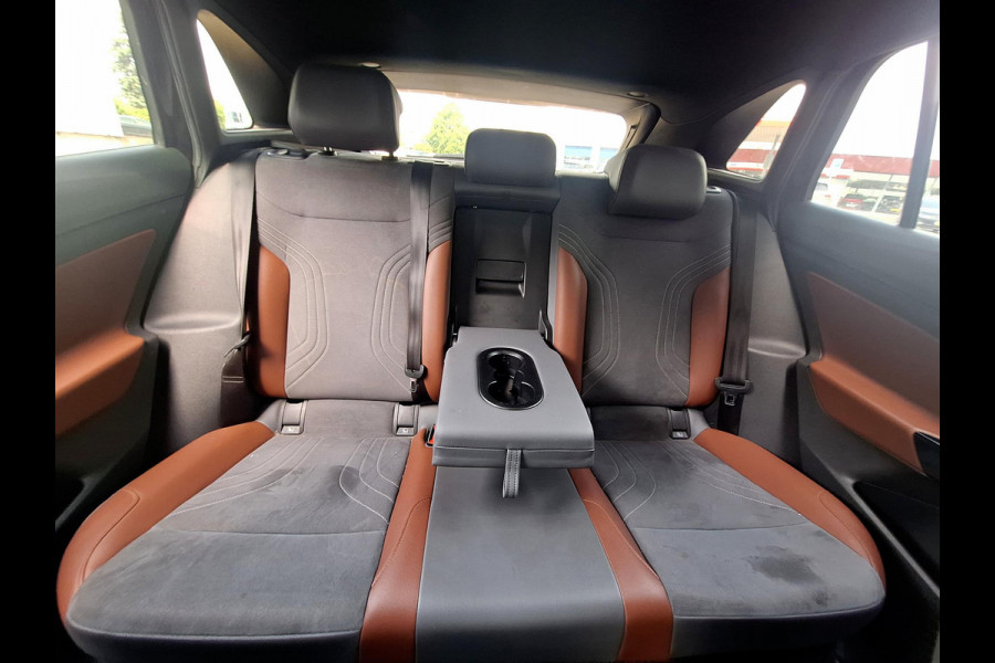 Volkswagen ID.4 First 77 kWh | SOH: 92.7% | Trekhaak wkb | LM 20 Inch | Adaptive CC | Navi | Camera | Smart Climate |