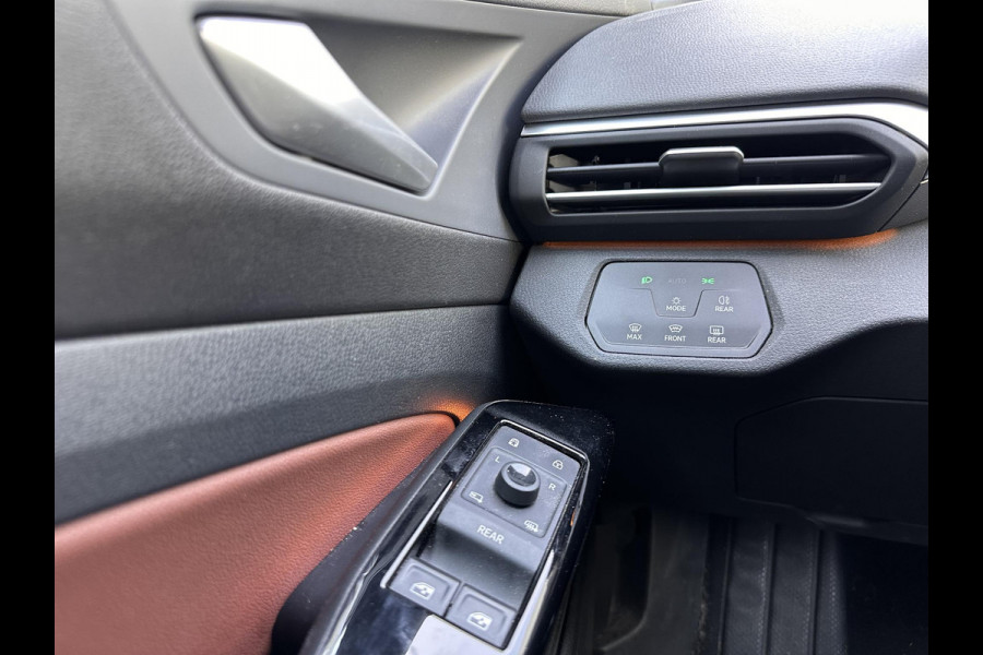 Volkswagen ID.4 First 77 kWh | SOH: 92.7% | Trekhaak wkb | LM 20 Inch | Adaptive CC | Navi | Camera | Smart Climate |