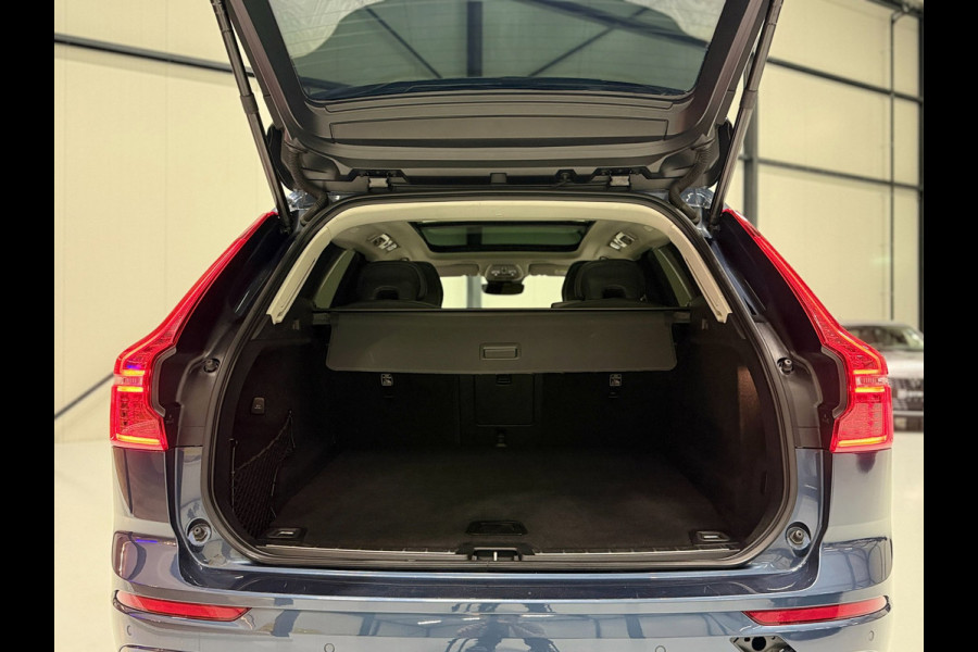 Volvo XC60 T6 Plug-in Hybrid AWD 350pk Plus Dark | Accu 100% | Panoramadak | Trekhaak | Memory | 360 Camera