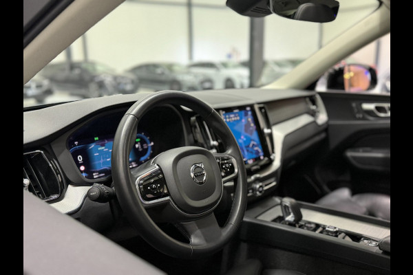 Volvo XC60 T6 Plug-in Hybrid AWD 350pk Plus Dark | Accu 100% | Panoramadak | Trekhaak | Memory | 360 Camera