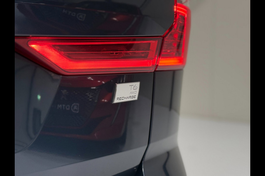 Volvo XC60 T6 Plug-in Hybrid AWD 350pk Plus Dark | Accu 100% | Panoramadak | Trekhaak | Memory | 360 Camera
