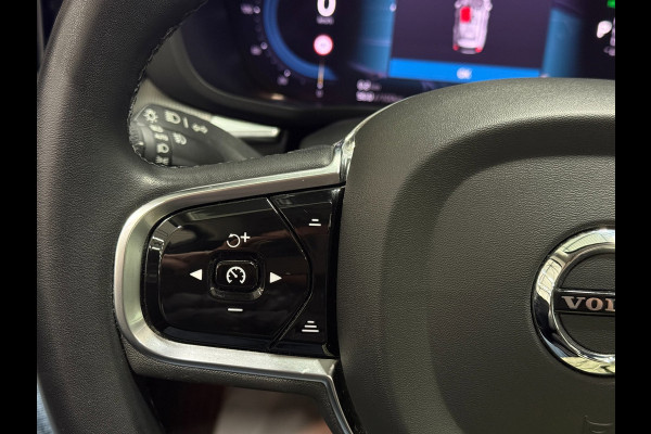 Volvo XC60 T6 Plug-in Hybrid AWD 350pk Plus Dark | Accu 100% | Panoramadak | Trekhaak | Memory | 360 Camera