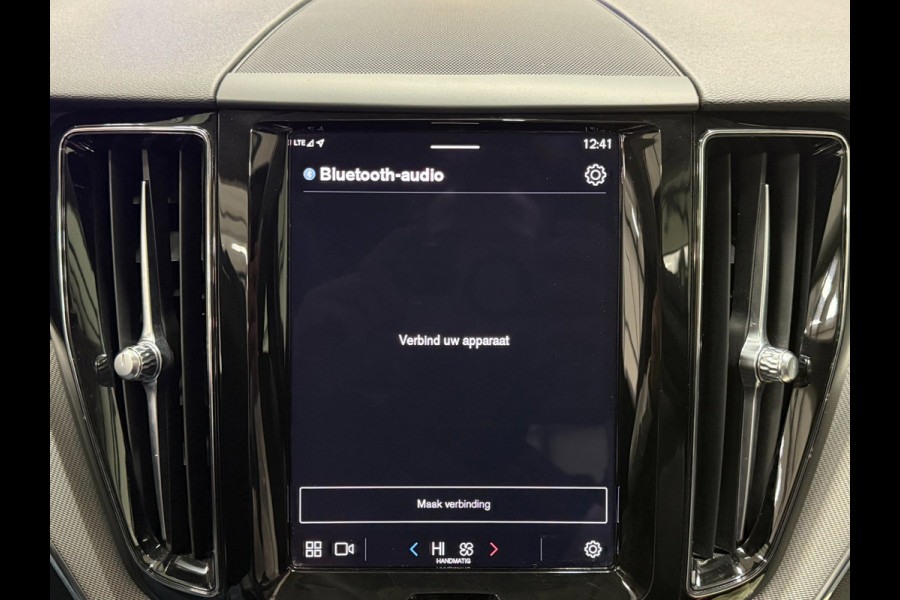 Volvo XC60 T6 Plug-in Hybrid AWD 350pk Plus Dark | Accu 100% | Panoramadak | Trekhaak | Memory | 360 Camera