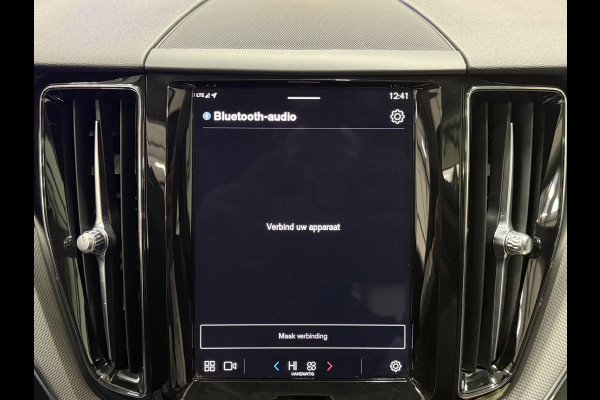 Volvo XC60 T6 Plug-in Hybrid AWD 350pk Plus Dark | Accu 100% | Panoramadak | Trekhaak | Memory | 360 Camera