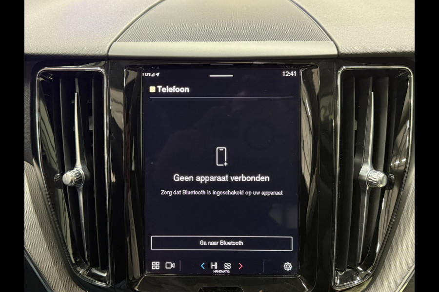 Volvo XC60 T6 Plug-in Hybrid AWD 350pk Plus Dark | Accu 100% | Panoramadak | Trekhaak | Memory | 360 Camera