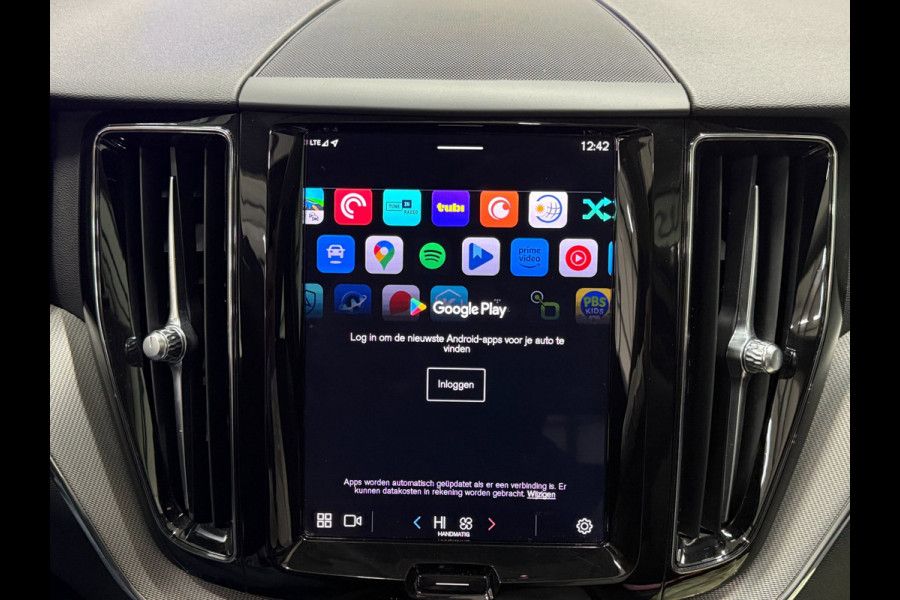 Volvo XC60 T6 Plug-in Hybrid AWD 350pk Plus Dark | Accu 100% | Panoramadak | Trekhaak | Memory | 360 Camera