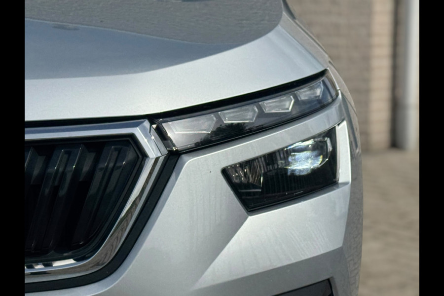 Škoda Kamiq 1.0 TSI Ambition TREKHAAK UITKLAPBAAR / CAMERA / ADAPTIEVE CRUISE CONTROL / 4-SEIZOENBAND / STOELV. / LED / SMART LINK