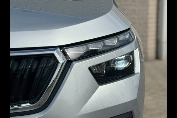 Škoda Kamiq 1.0 TSI Ambition TREKHAAK UITKLAPBAAR / CAMERA / ADAPTIEVE CRUISE CONTROL / 4-SEIZOENBAND / STOELV. / LED / SMART LINK