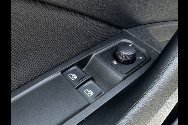 Škoda Kamiq 1.0 TSI Ambition TREKHAAK UITKLAPBAAR / CAMERA / ADAPTIEVE CRUISE CONTROL / 4-SEIZOENBAND / STOELV. / LED / SMART LINK