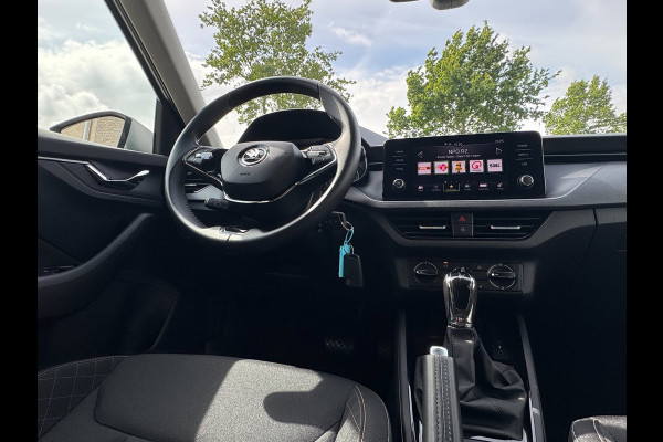 Škoda Kamiq 1.0 TSI Ambition TREKHAAK UITKLAPBAAR / CAMERA / ADAPTIEVE CRUISE CONTROL / 4-SEIZOENBAND / STOELV. / LED / SMART LINK