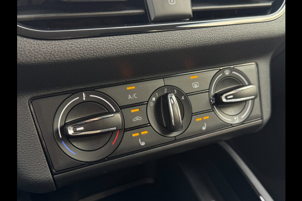 Škoda Kamiq 1.0 TSI Ambition TREKHAAK UITKLAPBAAR / CAMERA / ADAPTIEVE CRUISE CONTROL / 4-SEIZOENBAND / STOELV. / LED / SMART LINK