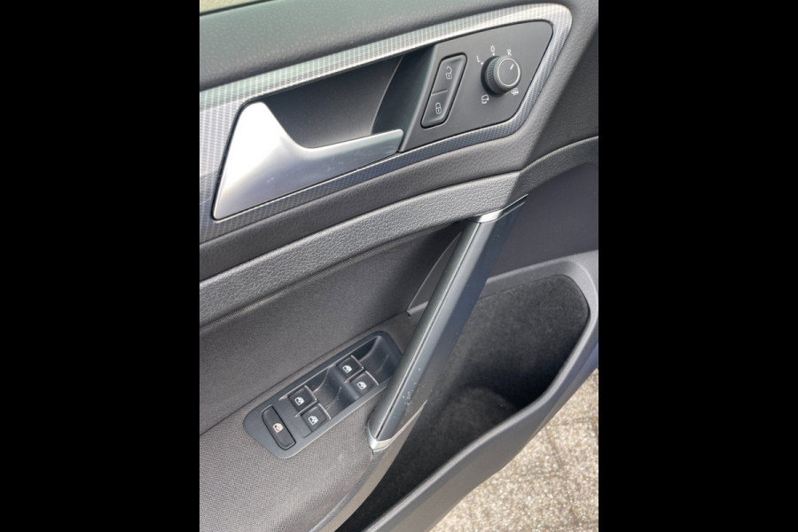 Volkswagen Golf Variant 1.5 TSI R-line | R-line interieur en exterieur pakket | Digitale cockpit
