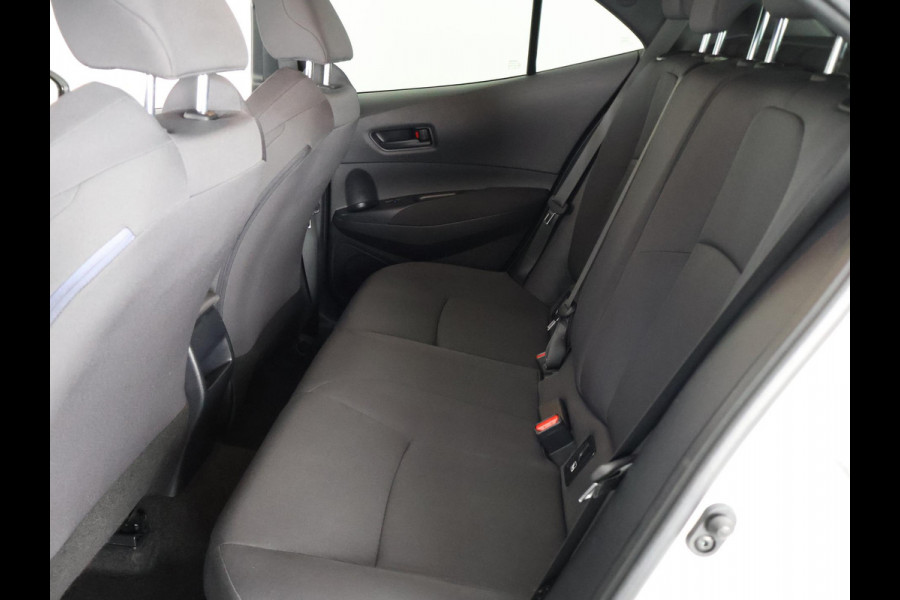 Toyota Corolla 1.8 Hybrid Comfort Bi-Tone . Adaptieve Cruise control . Apple CarPlay & AndroidAUTO . Camera