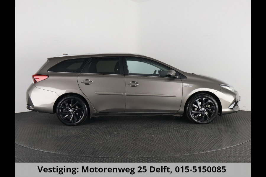 Toyota Auris Touring Sports 1.8 DYNAMIC NAVI DEALERAUTO GARANTIE 5-2028* CAMERA . TREKHAAK. KEYLESS START/STOP . CRUISE CONTROL