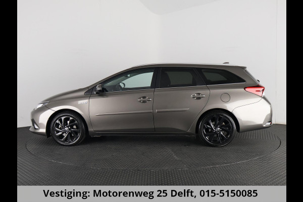 Toyota Auris Touring Sports 1.8 DYNAMIC NAVI DEALERAUTO GARANTIE 5-2028* CAMERA . TREKHAAK. KEYLESS START/STOP . CRUISE CONTROL