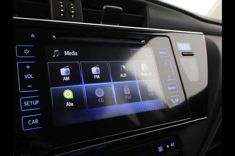 Toyota Auris Touring Sports 1.8 DYNAMIC NAVI DEALERAUTO GARANTIE 5-2028* CAMERA . TREKHAAK. KEYLESS START/STOP . CRUISE CONTROL
