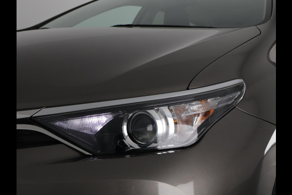 Toyota Auris Touring Sports 1.8 DYNAMIC NAVI DEALERAUTO GARANTIE 5-2028* CAMERA . TREKHAAK. KEYLESS START/STOP . CRUISE CONTROL