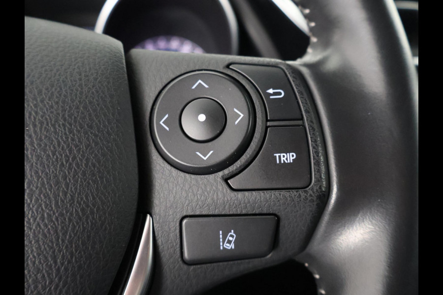 Toyota Auris Touring Sports 1.8 DYNAMIC NAVI DEALERAUTO GARANTIE 5-2028* CAMERA . TREKHAAK. KEYLESS START/STOP . CRUISE CONTROL