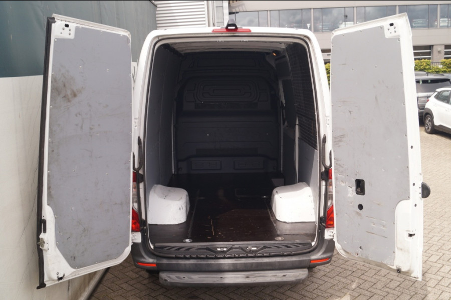 Mercedes-Benz Sprinter 516 CDI Automaat L2-H2 cat. N2 -2556kg laadvermogen-