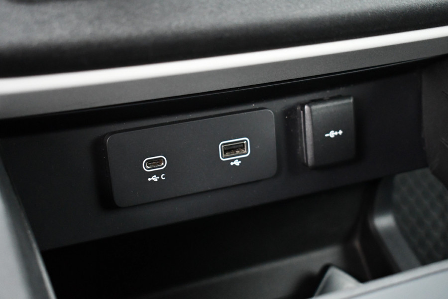 Land Rover Defender Hard Top 110 3.0 D250 22inch Trekh Luchtv 360 Black-pack