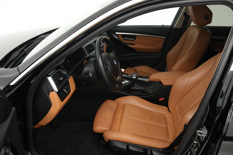 BMW 3 Serie 318i Edition Luxury Line Purity Executive (NAVIGATIE, STOELVERWARMING, PARKEERSENSOREN, DEALER ONDERHOUDEN)
