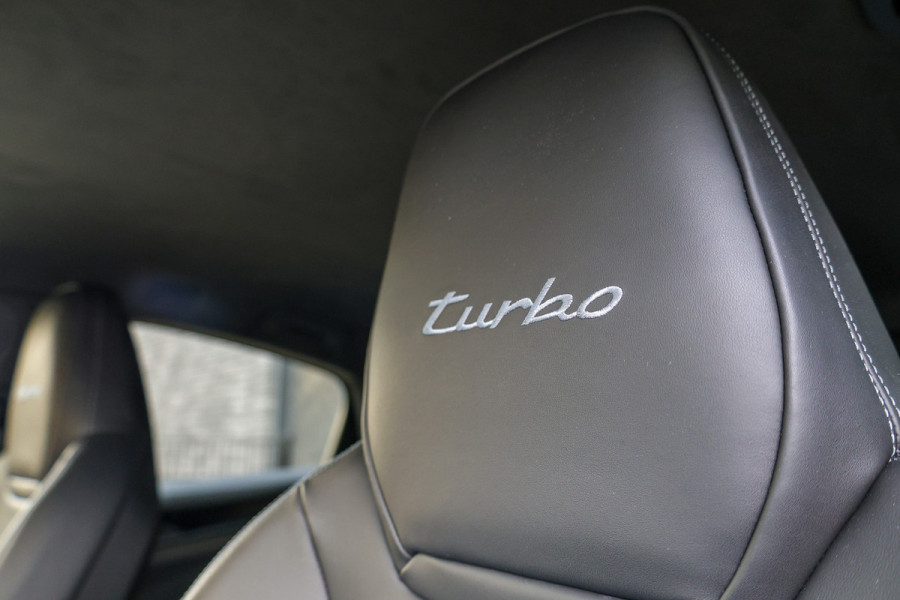 Porsche Cayenne Coupé 4.0 Turbo E-Hybrid GT | NAP! | TECHART | LICHTGEWICHT PAKKET | BURMESTER | 4WIELSTUURING | HUD | KERAMISCH |