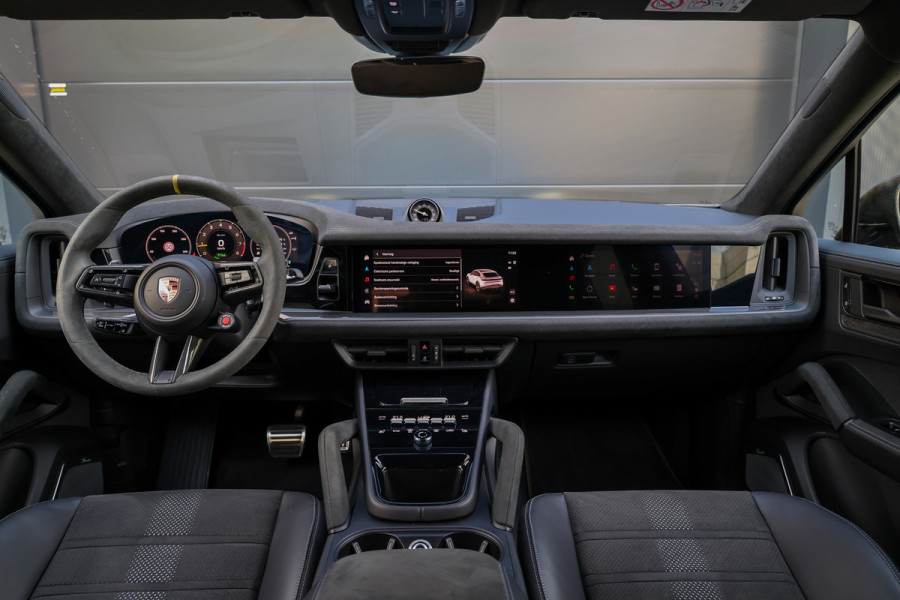 Porsche Cayenne Coupé 4.0 Turbo E-Hybrid GT | NAP! | TECHART | LICHTGEWICHT PAKKET | BURMESTER | 4WIELSTUURING | HUD | KERAMISCH |