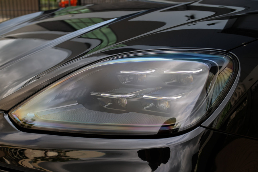 Porsche Cayenne Coupé 4.0 Turbo E-Hybrid GT | NAP! | TECHART | LICHTGEWICHT PAKKET | BURMESTER | 4WIELSTUURING | HUD | KERAMISCH |