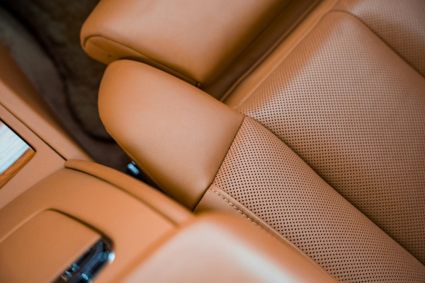 Rolls-Royce Phantom 6.7 V12 Starlight Headliner Rear Theatre Individual Rear Seats 22-Inch Polished Wheels