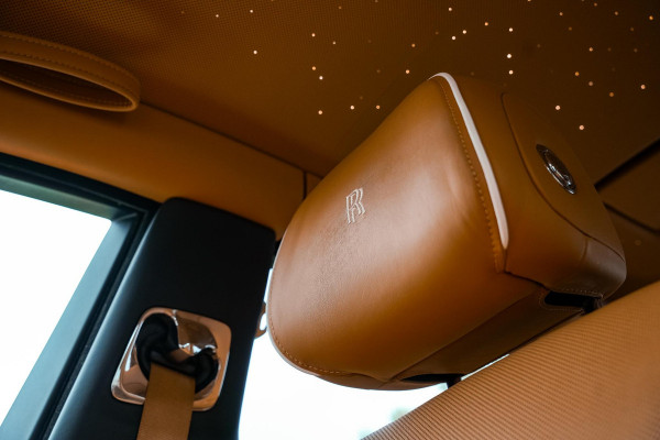 Rolls-Royce Phantom 6.7 V12 Starlight Headliner Rear Theatre Individual Rear Seats 22-Inch Polished Wheels