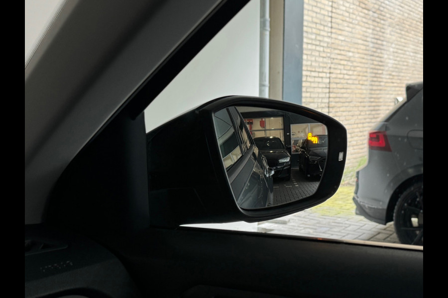 Volkswagen T-Roc 1.5 TSI Sfeer|Dodehoek|Lane Assist|Stoelverwaming
